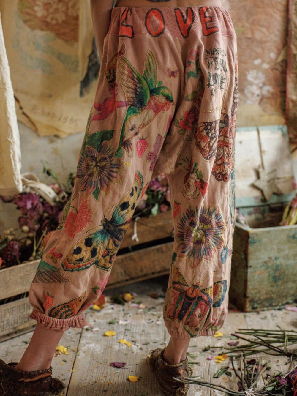 Magnolia Pearl Appliqué La Jolla Joggers -RARE/Sold Out!